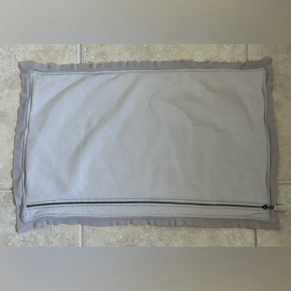 Pottery Barn HOME Appliqué Lumbar Pillow Cover Jersey Gray 16x24” - Picture 3 of 3